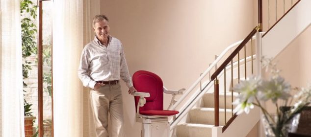 Installer un fauteuil monte escalier