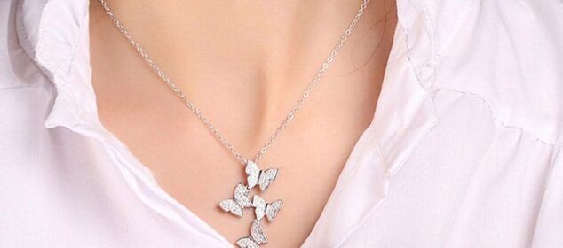 pendentif pour habiller son cou avec style